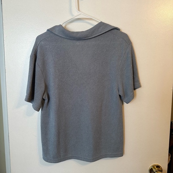 H&M Collared Top - Picture 2 of 3